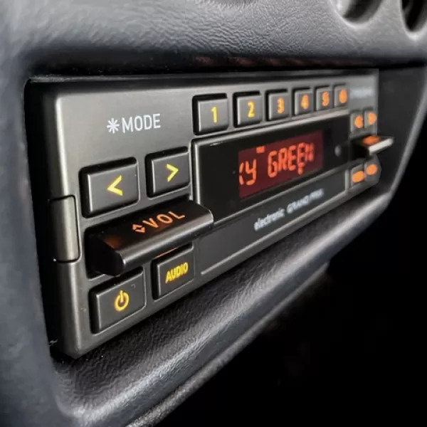 Autoradio Motor-6 DAB - 'Grand Prix' - iPhone Steuerung